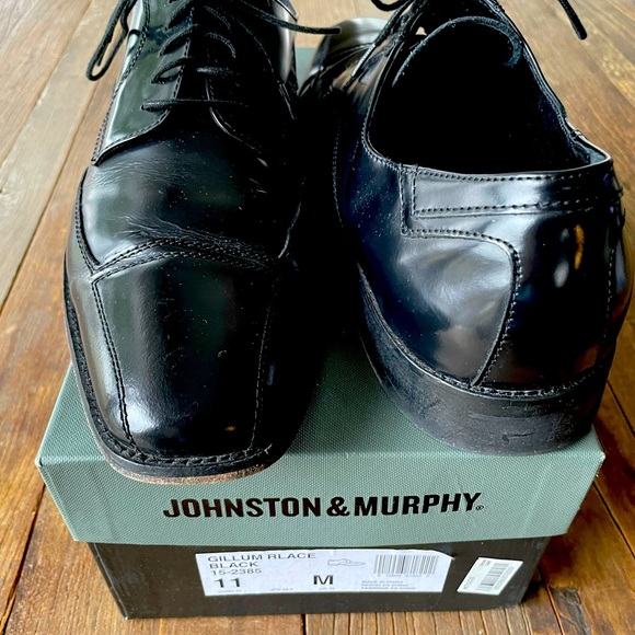 Johnston & Murphy black cap toe dress shoe in size 11 M - Picture 4 of 4
